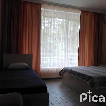 Str.Agmashenebeli 548 Hotel Кобулети Екстериор снимка