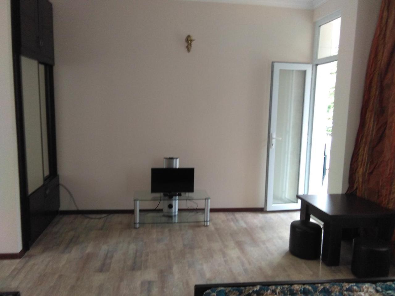 Str.Agmashenebeli 548 Hotel Кобулети Екстериор снимка