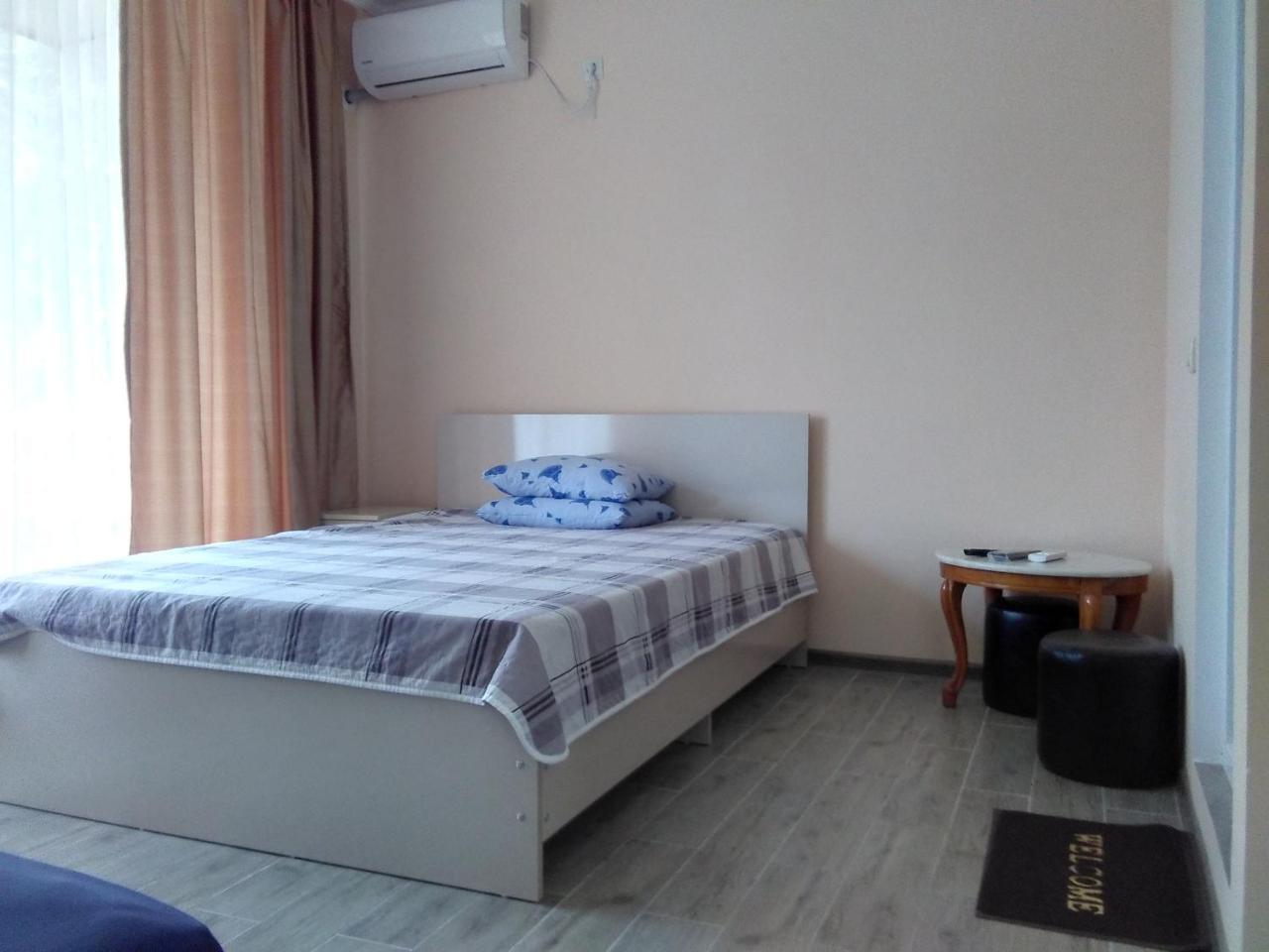 Str.Agmashenebeli 548 Hotel Кобулети Екстериор снимка