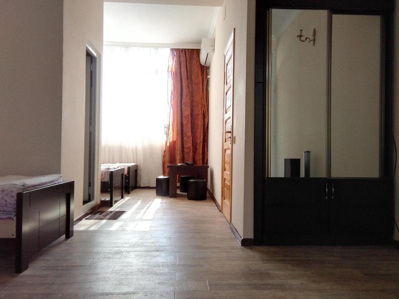 Str.Agmashenebeli 548 Hotel Кобулети Екстериор снимка