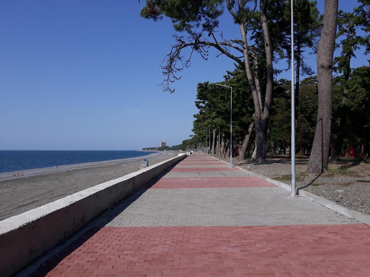 Str.Agmashenebeli 548 Hotel Кобулети Екстериор снимка