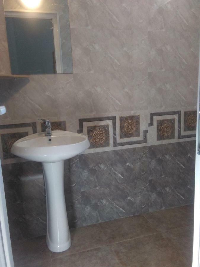 Str.Agmashenebeli 548 Hotel Кобулети Екстериор снимка