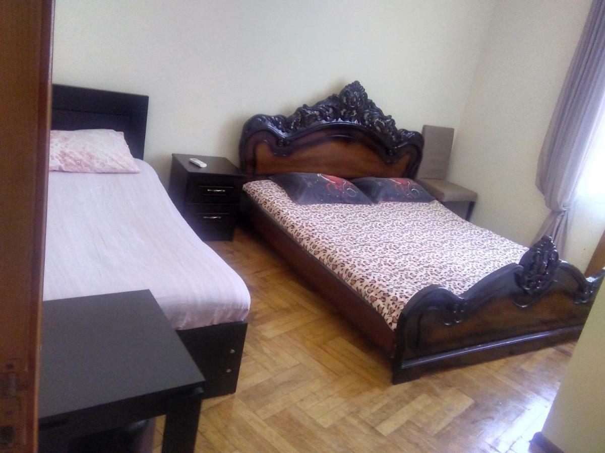 Str.Agmashenebeli 548 Hotel Кобулети Екстериор снимка