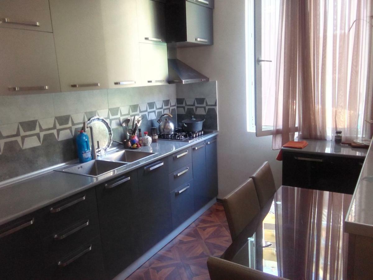 Str.Agmashenebeli 548 Hotel Кобулети Екстериор снимка