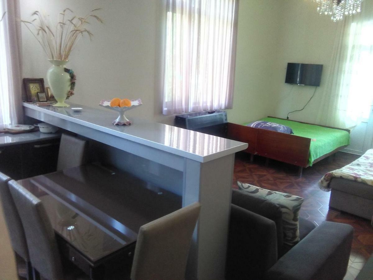 Str.Agmashenebeli 548 Hotel Кобулети Екстериор снимка