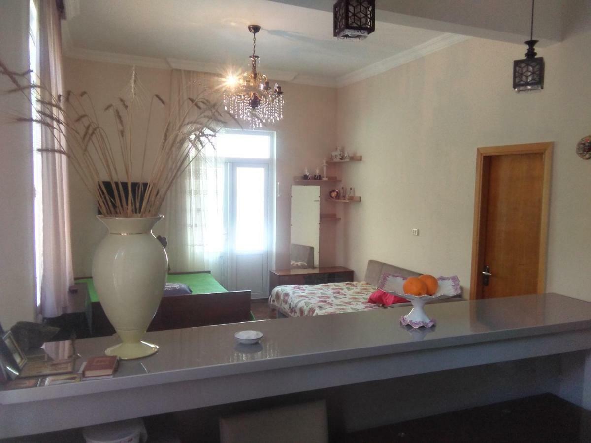 Str.Agmashenebeli 548 Hotel Кобулети Екстериор снимка