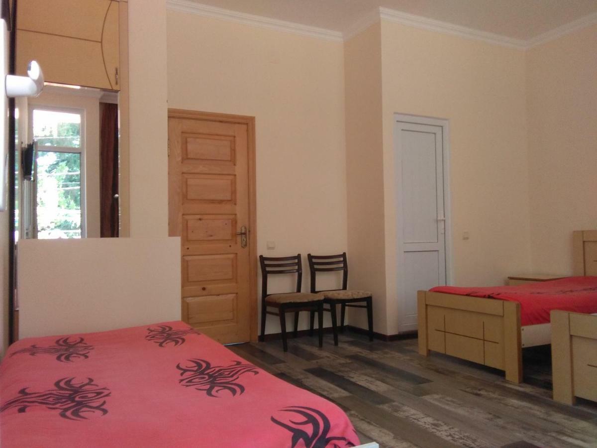 Str.Agmashenebeli 548 Hotel Кобулети Екстериор снимка
