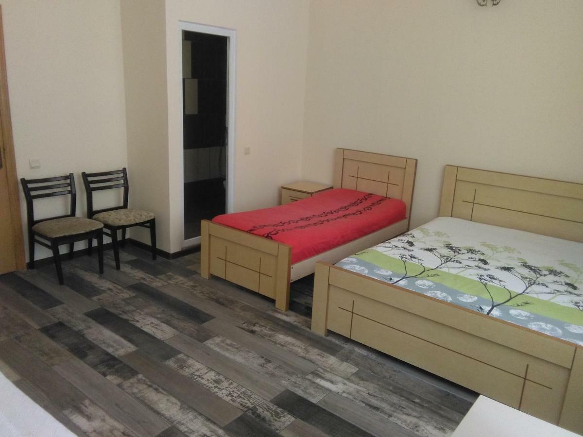 Str.Agmashenebeli 548 Hotel Кобулети Екстериор снимка