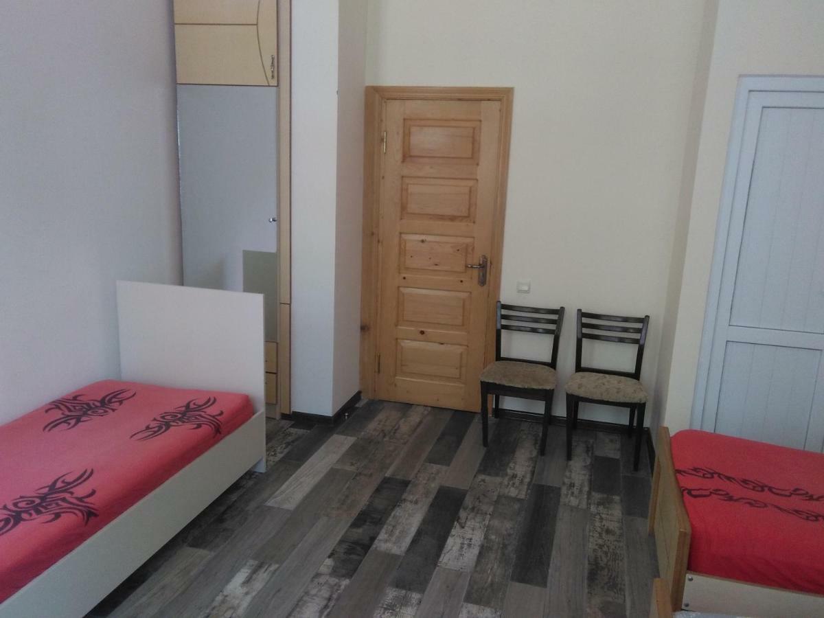 Str.Agmashenebeli 548 Hotel Кобулети Екстериор снимка