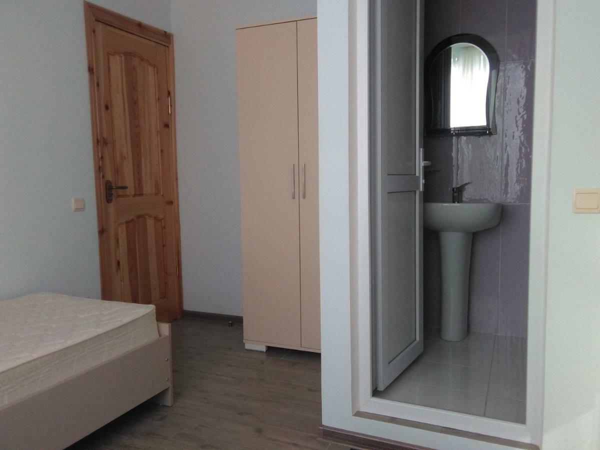 Str.Agmashenebeli 548 Hotel Кобулети Екстериор снимка